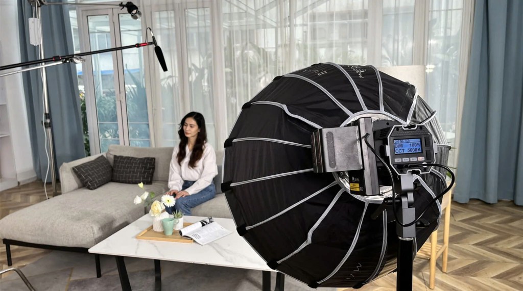 Ánh sáng chuyên nghiệp giúp thu hút người xem trong buổi livestream