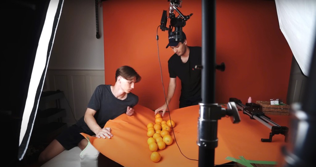 TVC Product Demo sử dụng hình ảnh thực tế, đôi khi đi kèm thuyết minh hoặc hiệu ứng để tăng tính thuyết phục. Ảnh: Internet