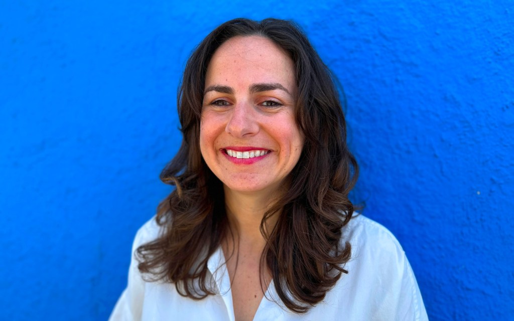 Nhà thiết kế đồ họa Rachel Gogel. Ảnh: Internet