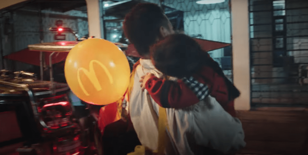 McDonald’s Philippines đã chọn một con đường khác, một con đường của sự tinh tế, chân thực và đầy cảm xúc với phim ngắn "Love Kita, Pa" (Con Yêu Cha).