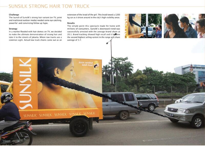 Ý tưởng quảng cáo OOH Sunsilk này được hiện thực hóa một cách không thể ấn tượng hơn khi thay thế hoàn toàn sợi cáp kéo xe bằng một bím tóc khổng lồ, nối trực tiếp từ mái tóc của cô gái trên billboard.
